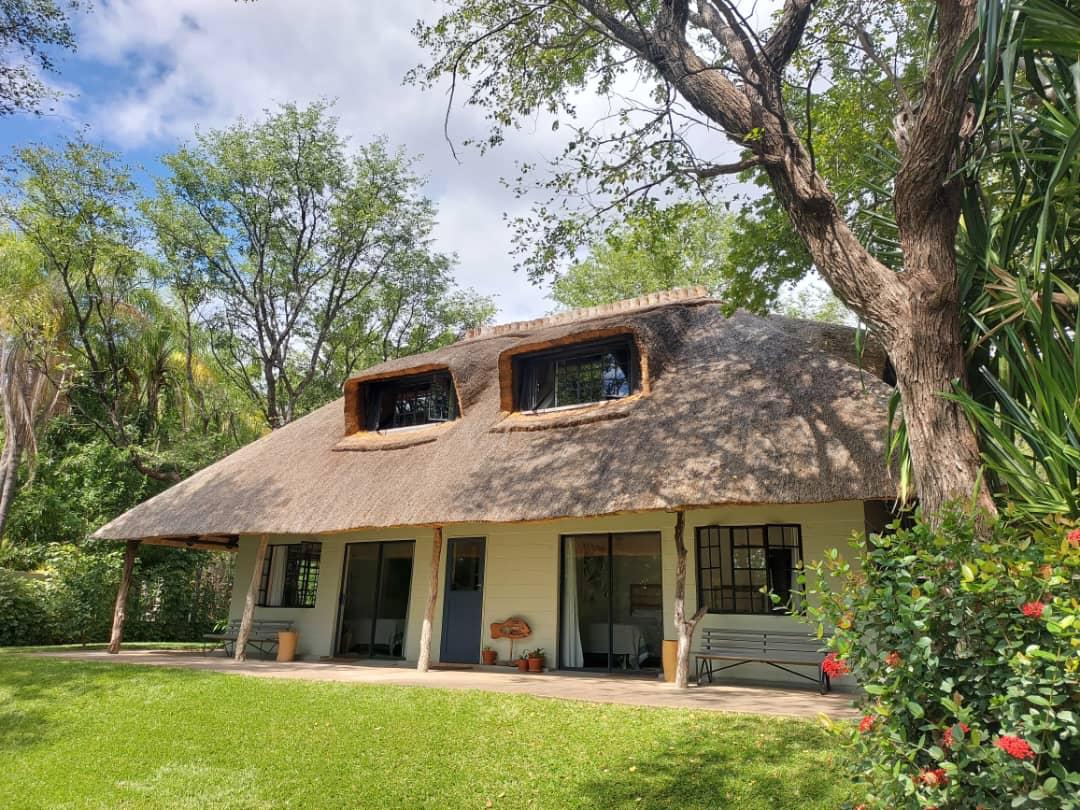 Jacana lodge living area